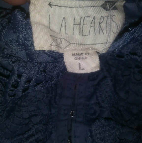 Grey Blue lace crop top - Picture 5 of 6